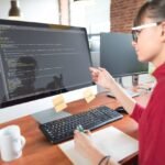 IA générative transformant le développement web pour des sites innovants et optimisés.